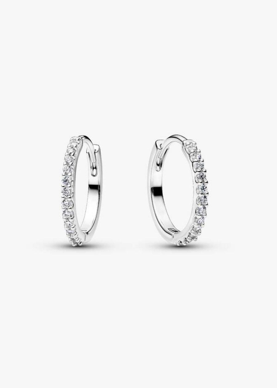 Aretes de plata tipo aro con cristales — Bellea