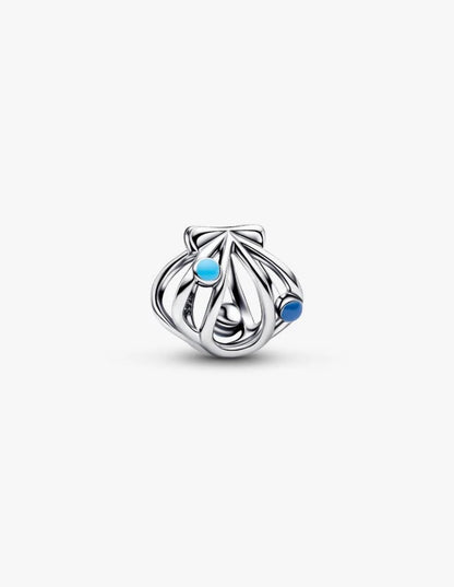 Charm de plata en forma de concha con detalles turquesa — colección Summer de Bellea